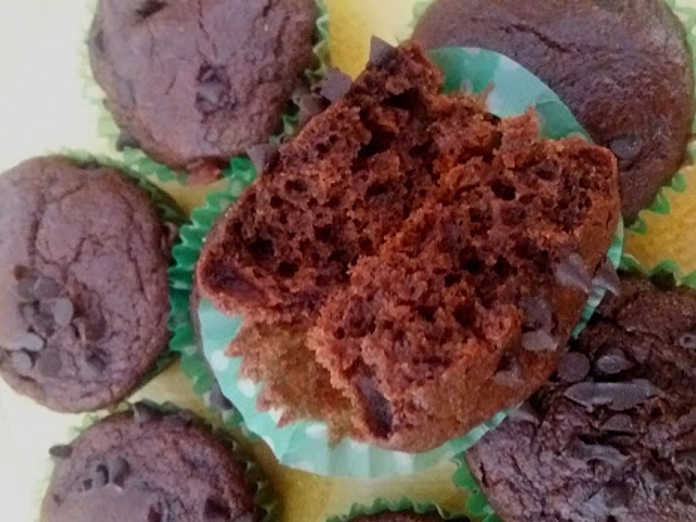rye-flour chocolate muffins