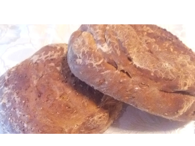 Small multi-grain loaves